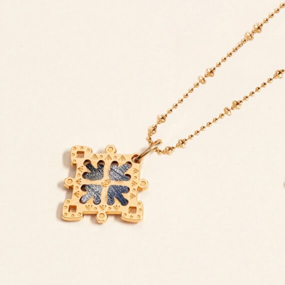 Collier médaille gri-gri losange