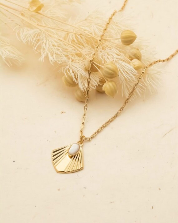 collier shanghai eventail nacre