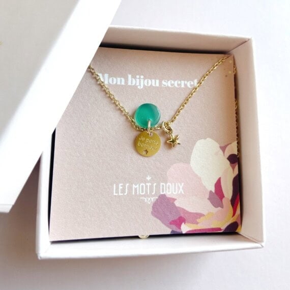 collier medaille Je porte bonheur pierre fine amazonite