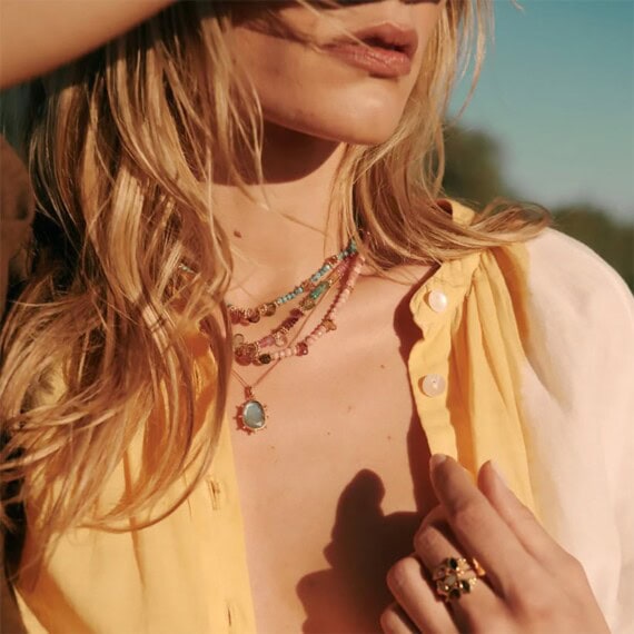 mix de colliers et Collier choker alienor multisaphirs