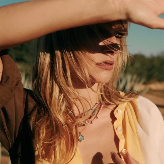 mix de colliers et Collier choker alienor multisaphirs