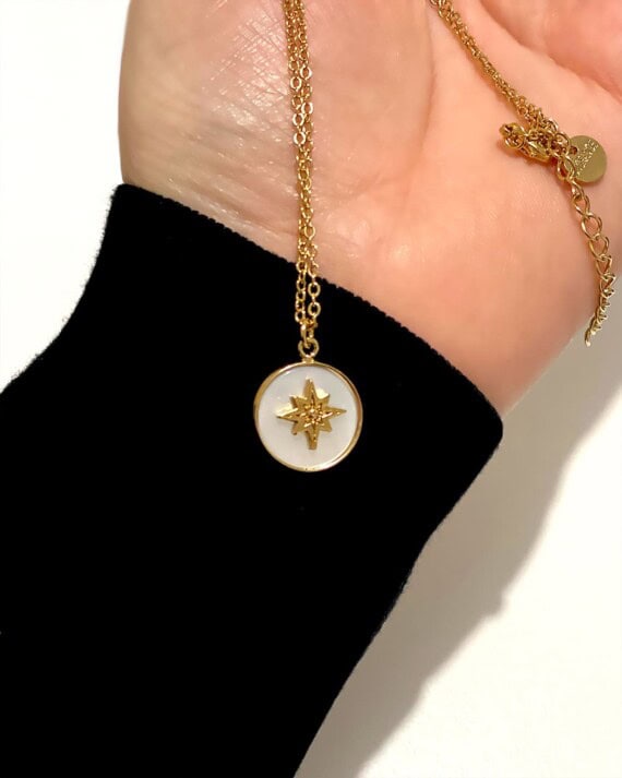 Collier médaille nacre etoile