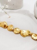 bracelet Nonas. Pièces martelées. Bijou doré à l'or fin.