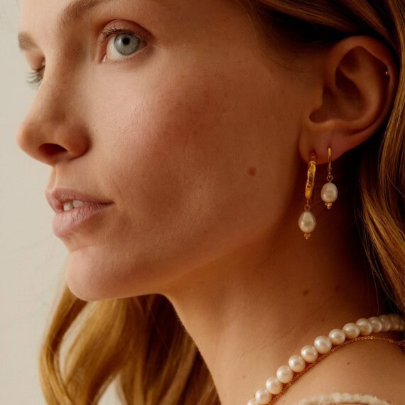 Boucles d'oreilles Amani. Créoles perles - mix avec les boucles d'oreilles perles amista