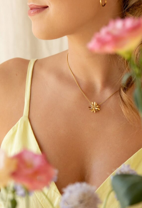 collier Florette. Bijou fleur. Bijou doré