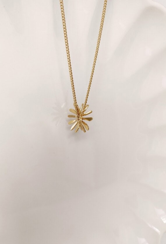 collier Florette. Bijou fleur. Bijou doré