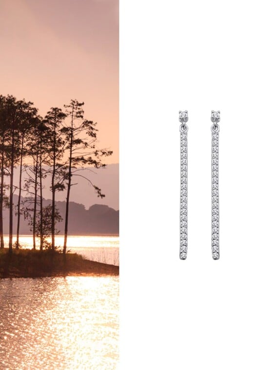 Bocules d'oreilles pendantes Pinede. Argent 925 et brillants. Bijoux fins.