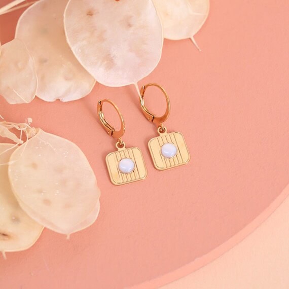 Petites boucles pendantes Coco nacre