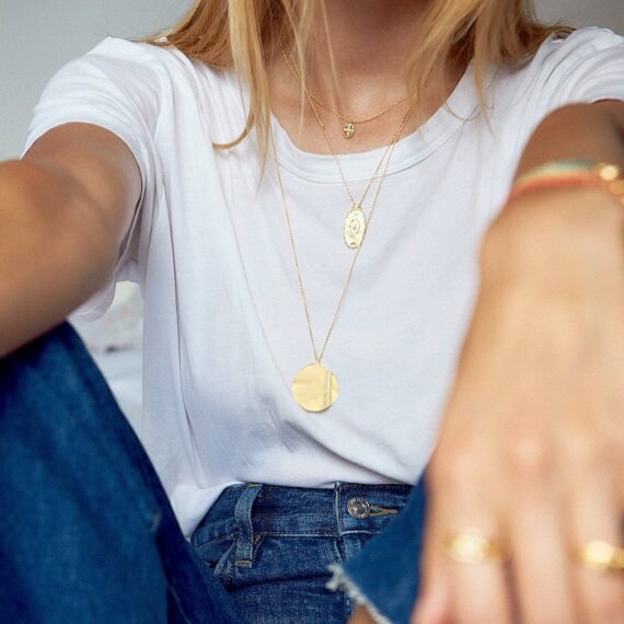 Collier long femme médaille dorée janis en plaqué or