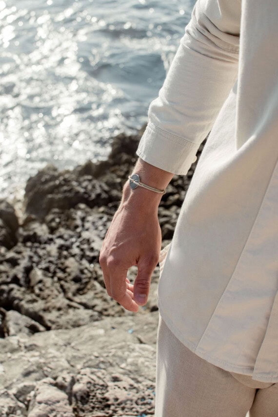 Bracelet fantaisie Rose des vents ZEPHIR. Cordon beige.
