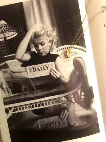 Collier Cœur Hory présentation sur livre