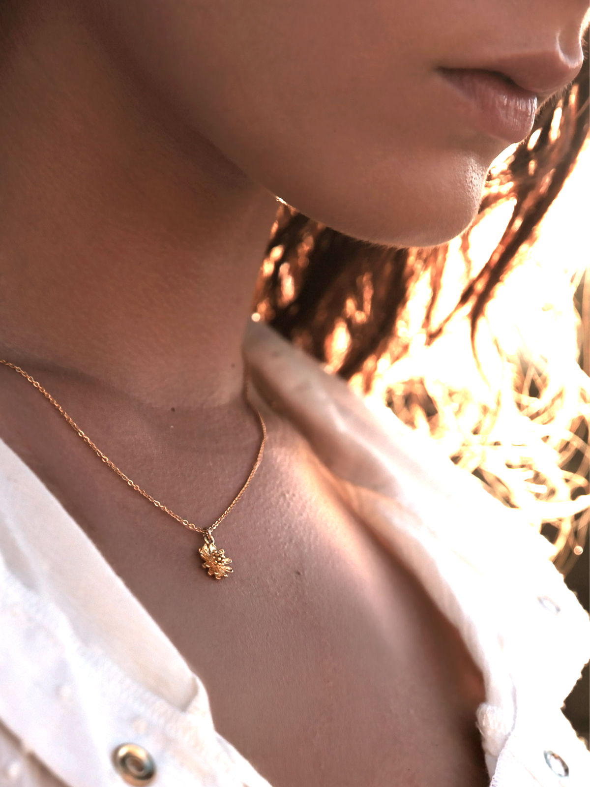 Collier Marguerite 3 Collier marguerite - femme zoom