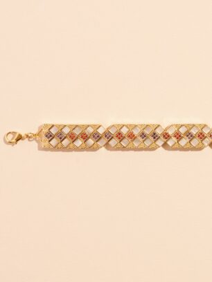 Bracelet Idylle en nacre. Présentation de ce bijou Doré à l'or fin. Zoom sur une partie.