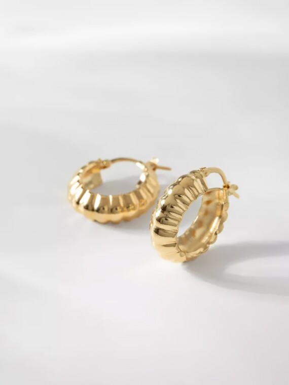Petites créoles Vénus. Bijoux dorés à l'or fin.