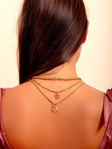 Collier amulette cuivrée Abeille