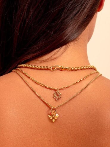 Collier amulette abeille cuivrée
