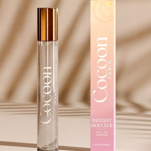 Roll-on instant douceur. Eau parfumée à base d'huiles essentielles.