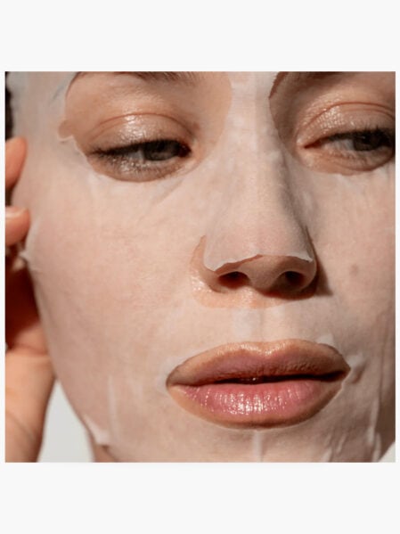 Masque visage hydratant. Masque en coton pour la peau. Beauté et Bien-être.
