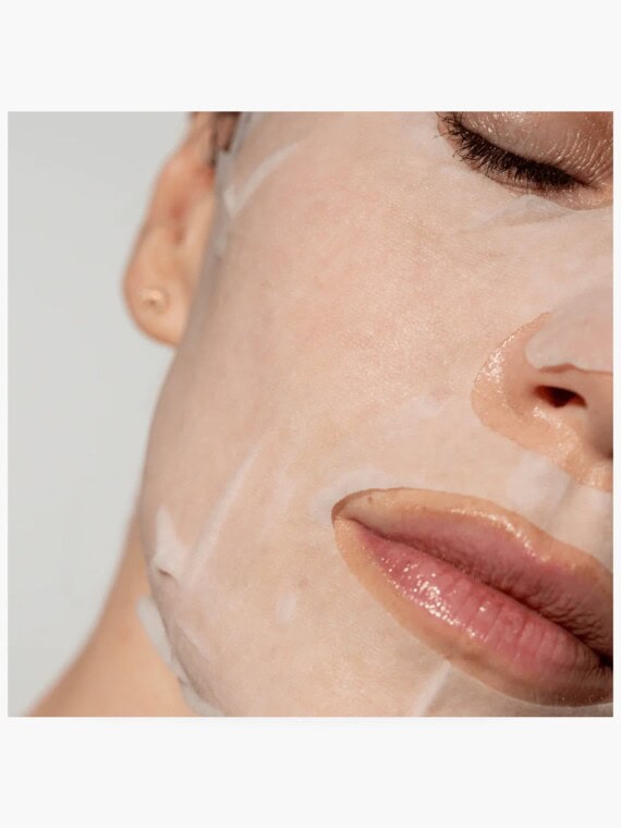 Masque visage hydratant. Masque en coton pour la peau. Beauté et Bien-être.