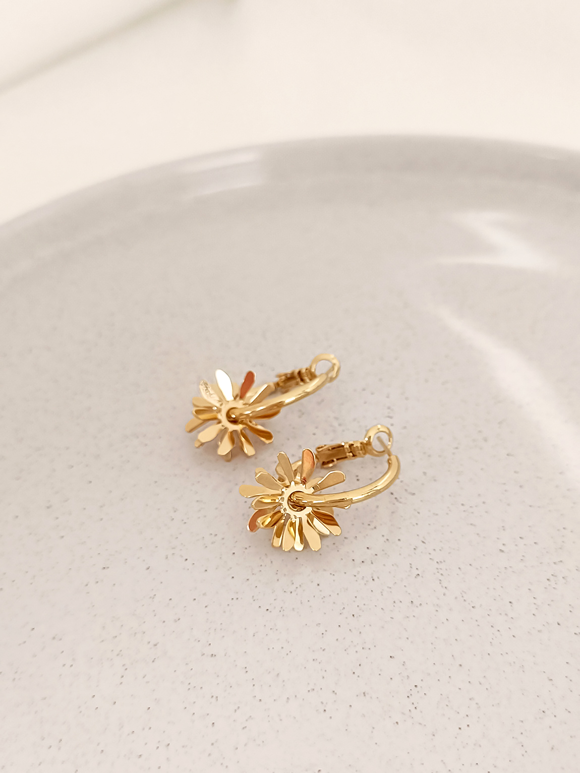 Boucles créoles Florette 2 Boucles d'oreilles créoles Florette - bijoux dorés artisanaux français