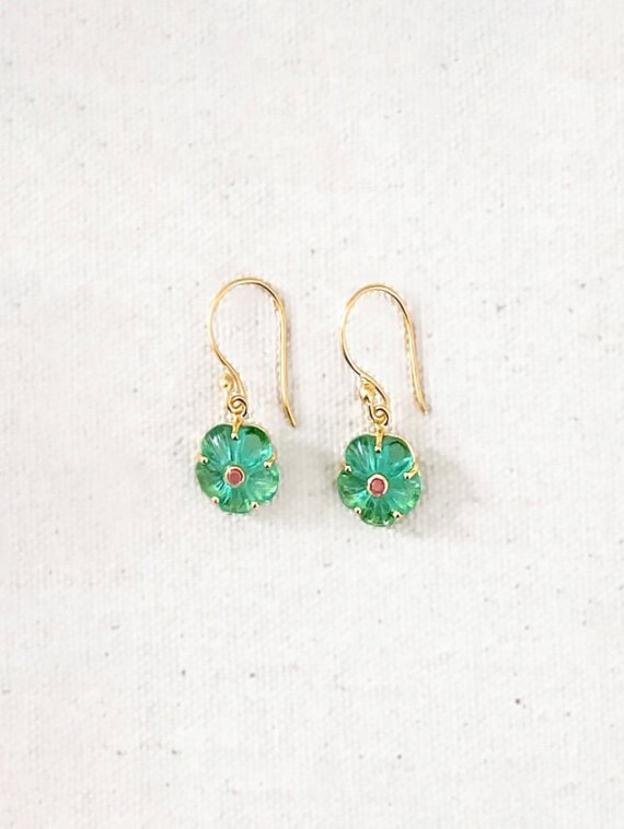Boucles fleur tiny iris apatite
