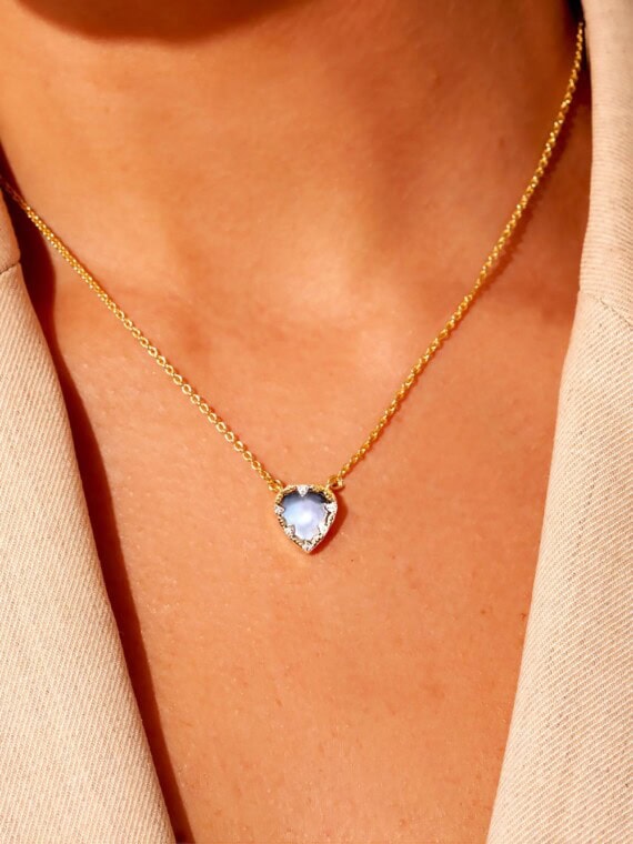 Collier lima nacre grise - gris clair