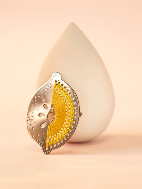 Broche citron - bijou bridé et doré à l'or fin en France