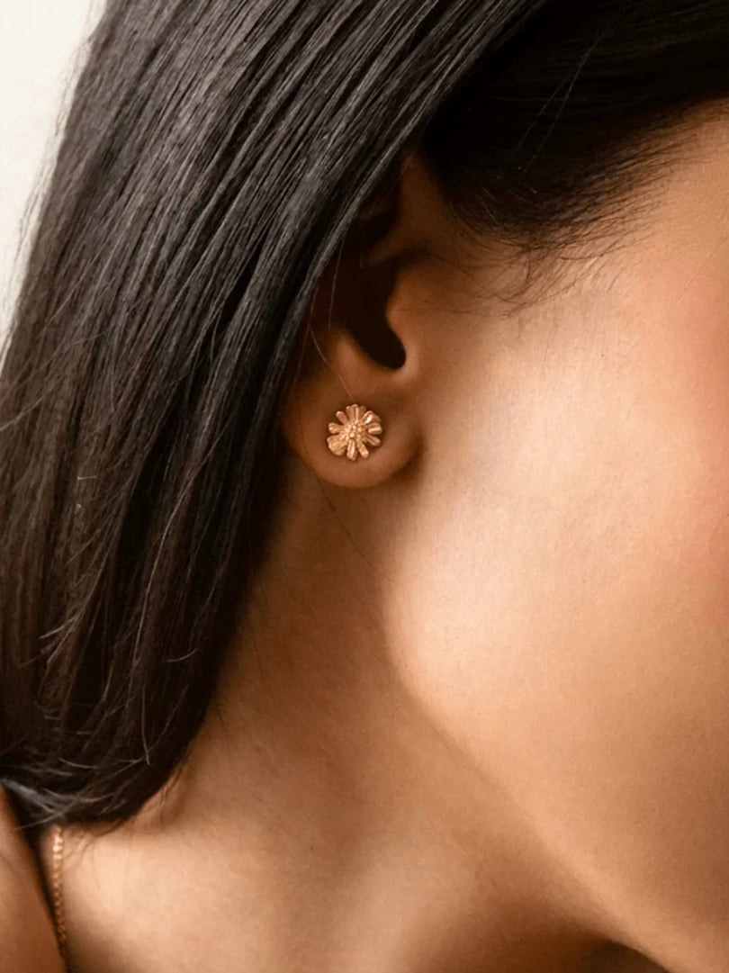Boucles d'oreilles Marguerite Small 2 Boucles d'oreilles fleurs dorées marguerite Small - femme