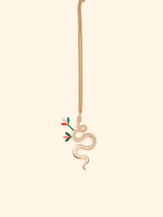 Collier motif serpent presentation