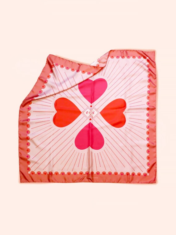Foulard en soie joli coeur rouge