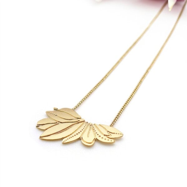 Collier fleur de magnolia