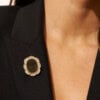 BROCHE Esmée fleur en détail