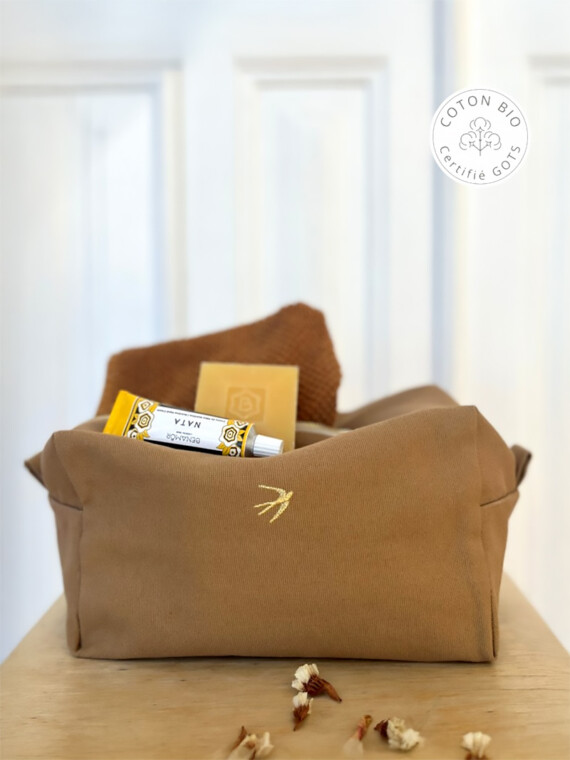Trousse de toilette romane beige camel. Trousse cube en coton bio