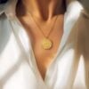 Collier médaille ancienne LOVE doré à l'or fin - femme