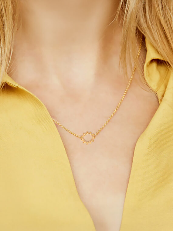 Collier petit soleil espiègle plaque or femme
