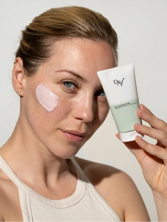 Masque argile exfoliant visage perfecteur femme