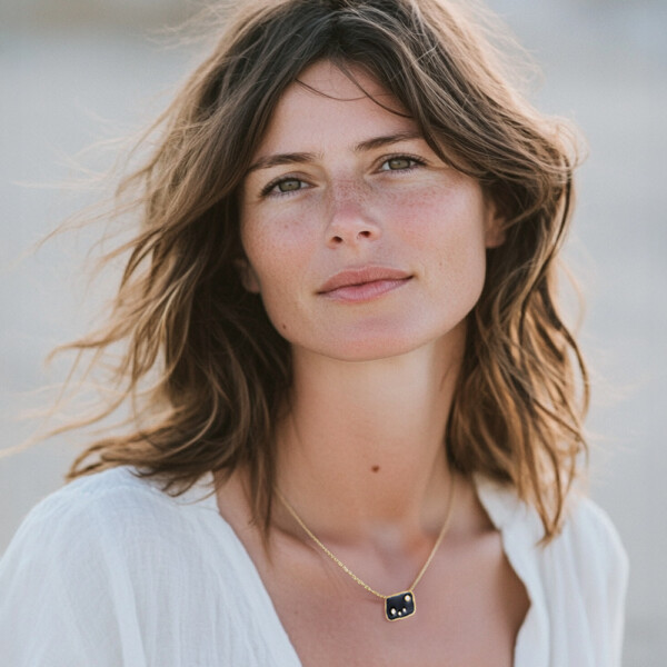 Collier Nova doré à l'or fin chez poisson plume bijoux