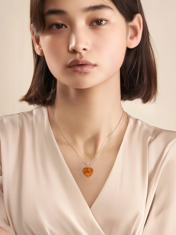 Collier cœur d'ambre femme