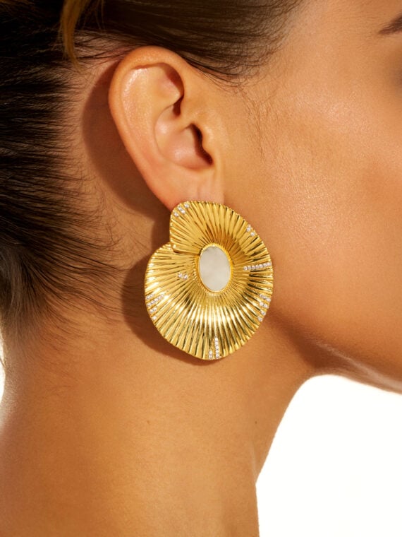 Boucles d'oreilles Coquillage nacre Soleil Sauvage – Image 2