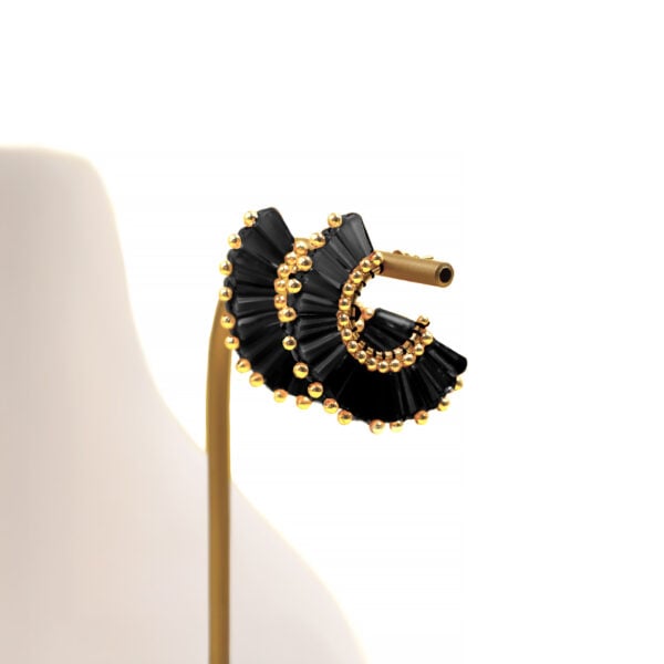 Boucles d'oreilles éventail Juan Noir. des bijoux fantaisie élégants.