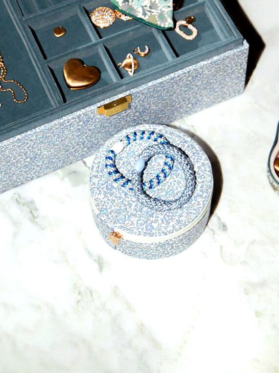 Petite boîte à bijoux ronde liberty fleurs bleues