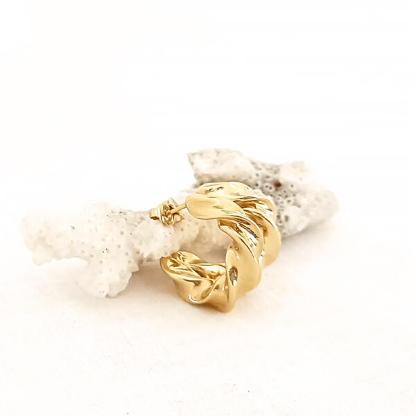 Créoles ondulées MOLLY dorées à l'or fin - zoom