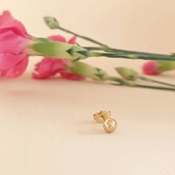 Mono boucle d'oreille bille Numéro 5