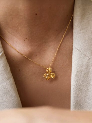 Bijoux fantaisie de créateurs 4 Collier fleur dorée SILANE femme