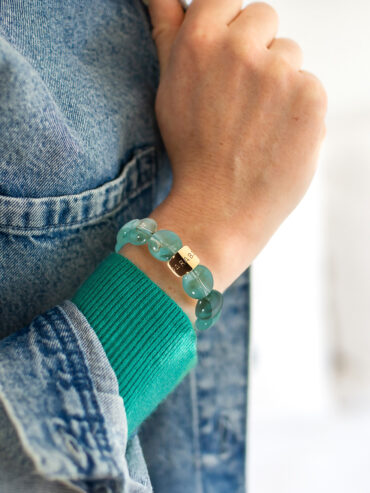 Bijoux Noël 31 Bracelet bombom cristallin vert ambré - main femme