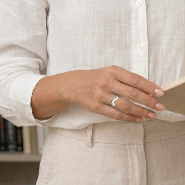 Bague vague argent UHAINA chez poissonplume bijoux - femme zoom