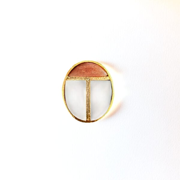 Bague scarabée nacre blanche et pierre de lune pêche