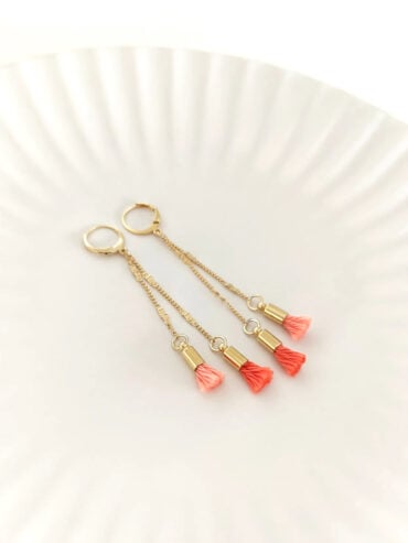 Bijoux fantaisie de créateurs 10 Boucles longues corail - modele pénelope