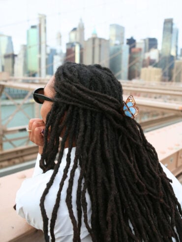 Petite Pince à cheveux papillon bleu saphir