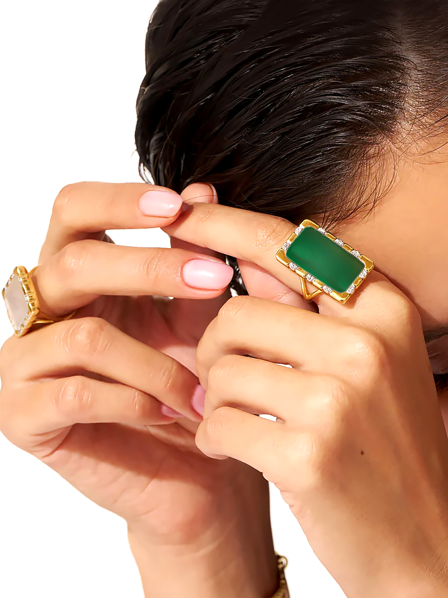 Bague Bianca Onyx vert 4 Bague bianca femme zoom main